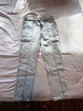 Universal Thread Light Gray Paneled Straight-Leg Jeans